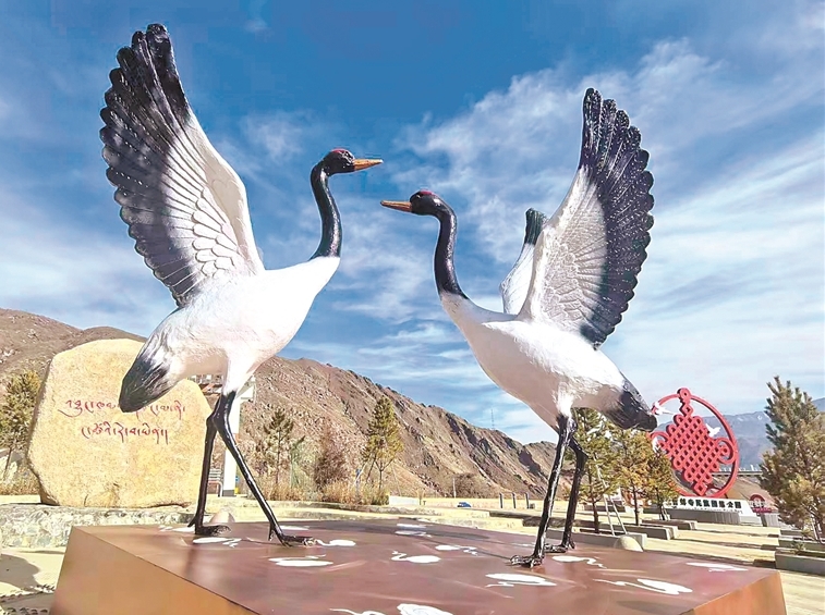 哲蚌寺民族团结主题公园向公众开放