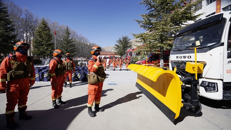 严密组织雨雪冰冻灾害救援演练