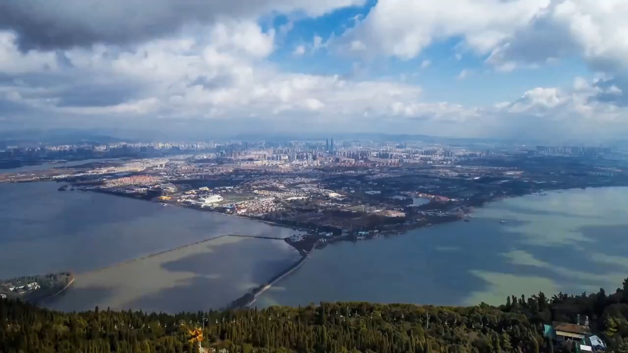 全球连线丨跳民族舞、找阿诗玛,泰国姑娘探访世界遗产地云南石林