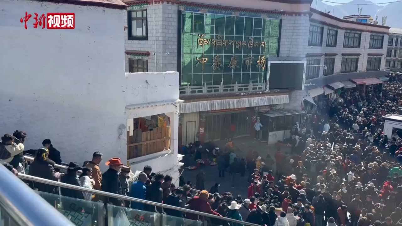 【新春纪事】春节、藏历新年将至 拉萨年货市场民众采购忙