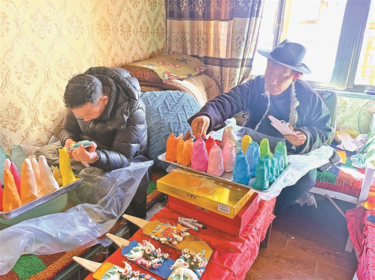 巧手塑酥油 匠心传非遗