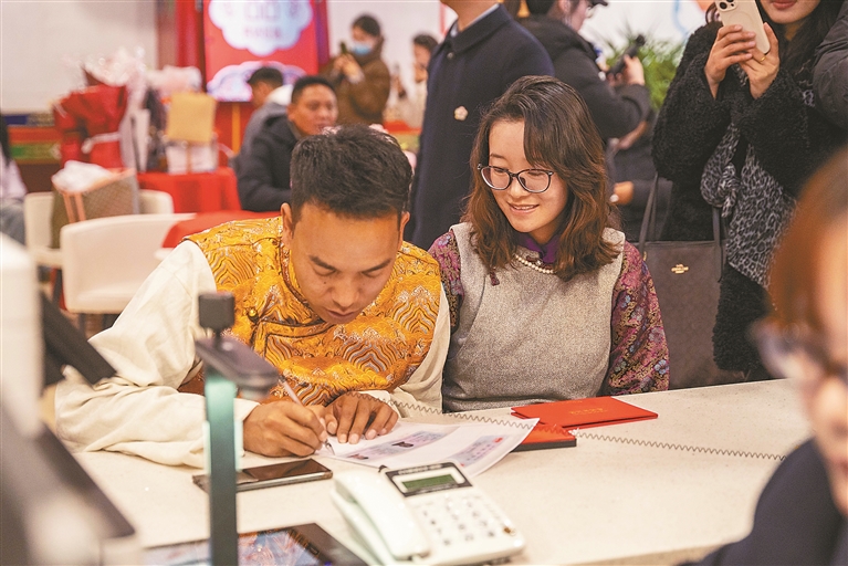 情人节结婚登记迎来“高峰”