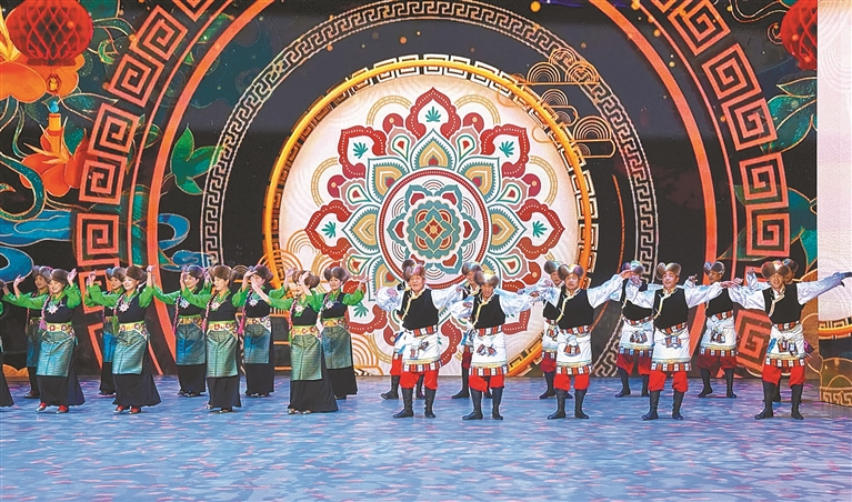 凝心聚力铸辉煌 踏歌起舞迎新春