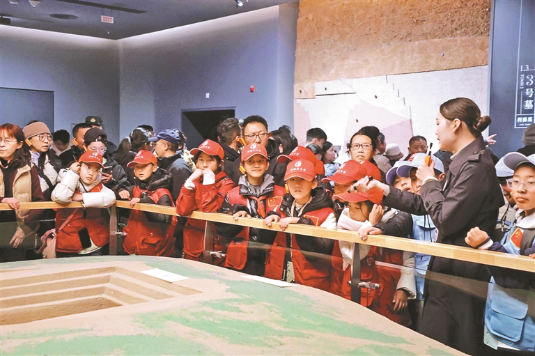 共筑民族团结“同心圆”