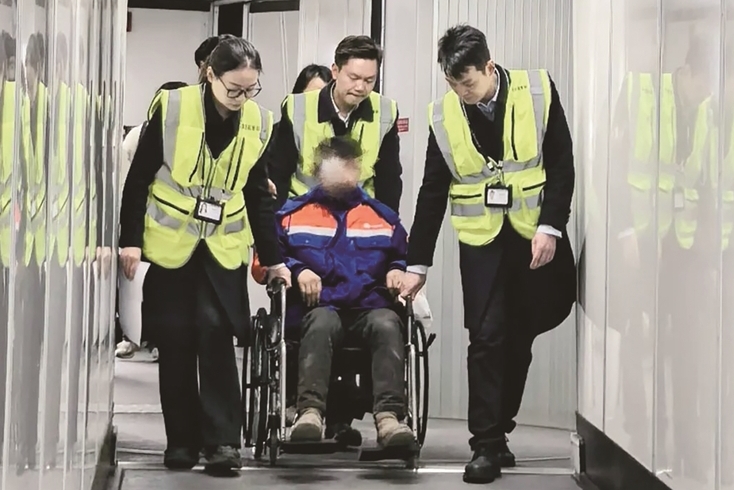 紧急救援！拉萨贡嘎国际机场打通空中生命通道