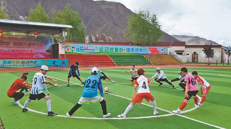 加强公益服务  守护健康成长