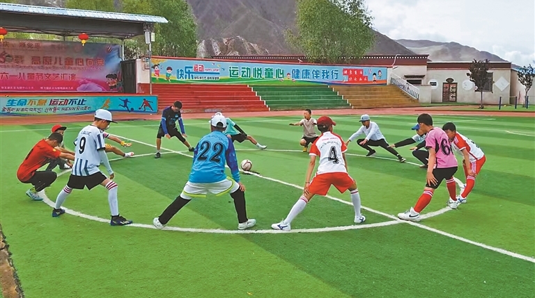 加强公益服务 守护健康成长