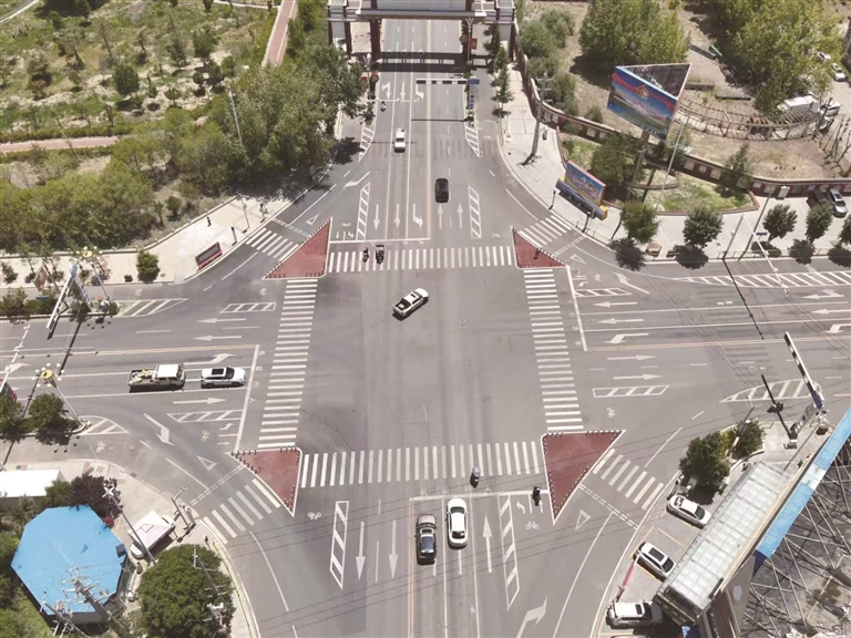 日喀则交管部门以微改造赋能城市交通升级