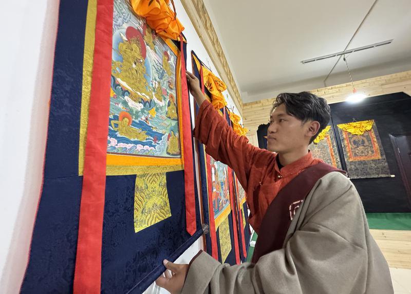 秋久唐卡合作社:匠心守非遗 文化促振兴<br>