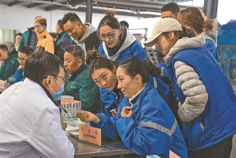 暖心守护 “城市奔跑者”