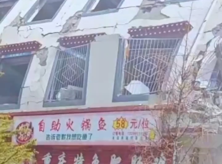 3月16日，山南40年地标“月光市场”启动拆除