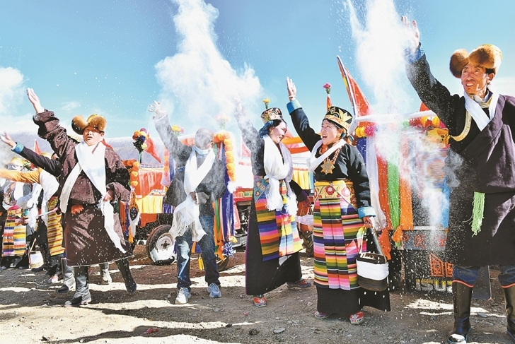 西藏春耕开犁仪式：深耕希望田野 祈盼五谷丰登