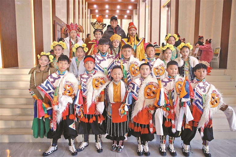 传承藏戏艺术 守护文化瑰宝