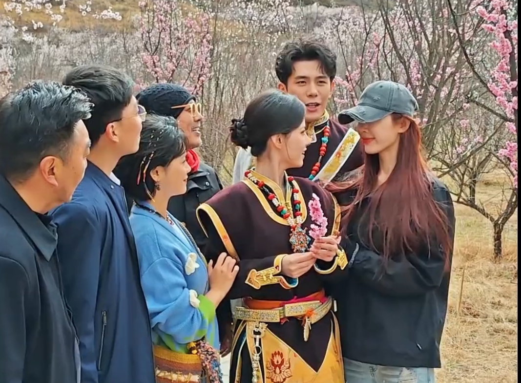 网络微短剧《去桃花盛开的地方2》在林芝开机