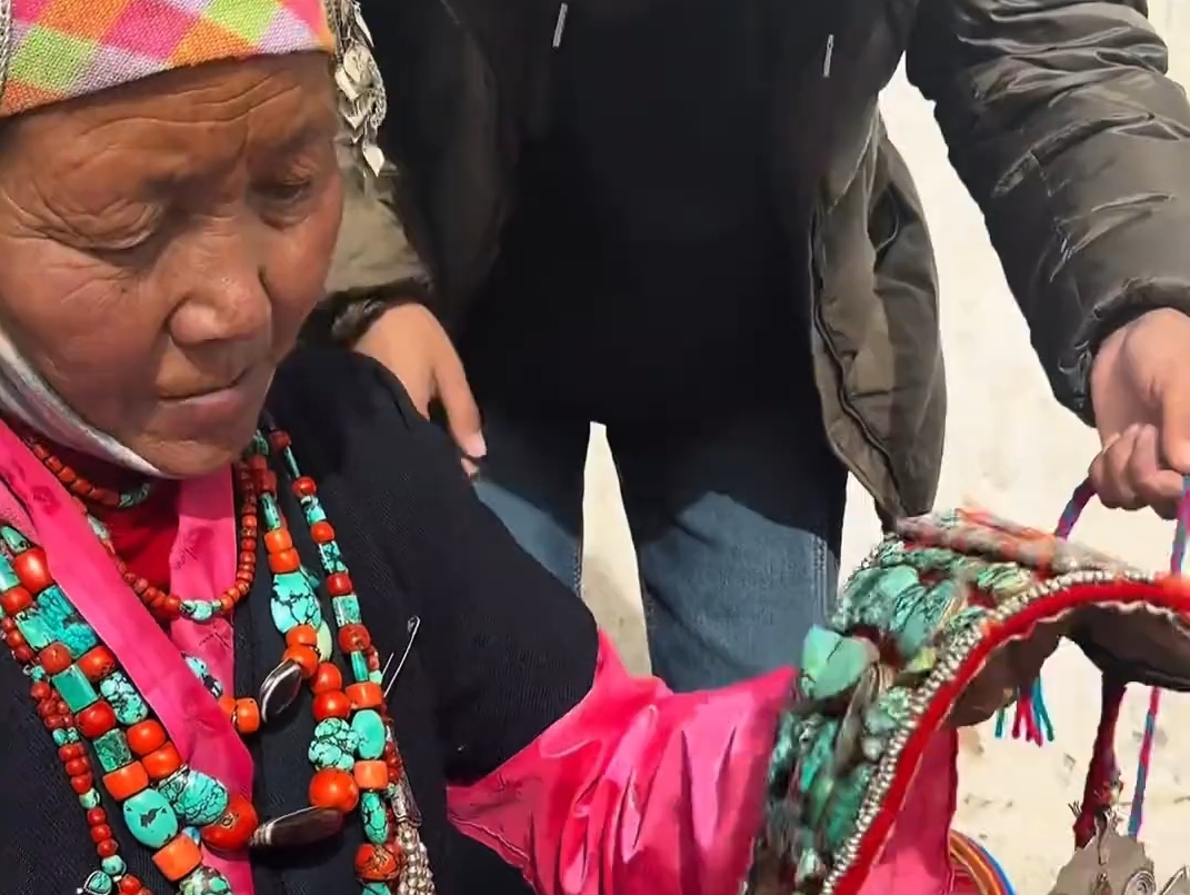 古格宣舞传承人仁增旺姆带你看底雅服饰的细节