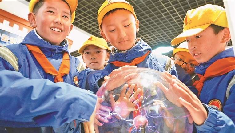 触摸天气“密码” 探索气象奥秘