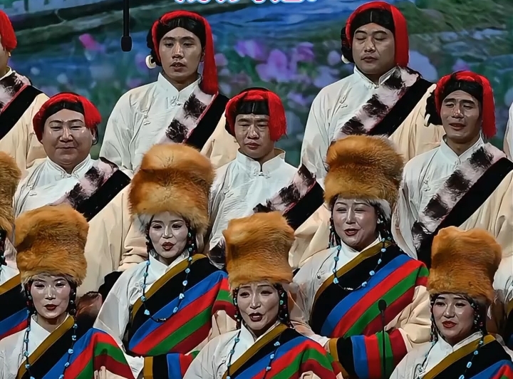 日喀则市纪念西藏民主改革67周年歌咏比赛 