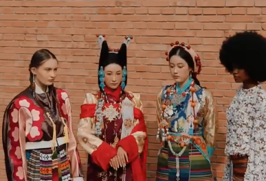 传统藏装焕新亮相，2026中国国际时装周 