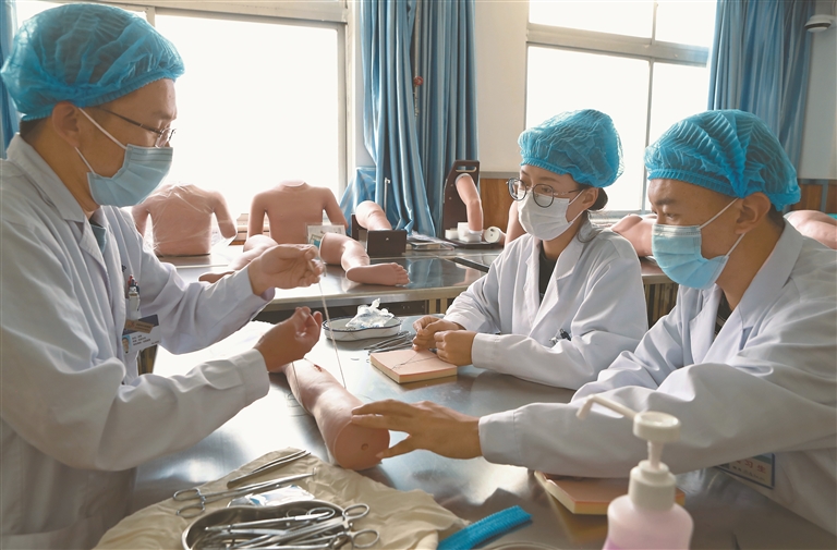 开展医疗实训 守护群众健康