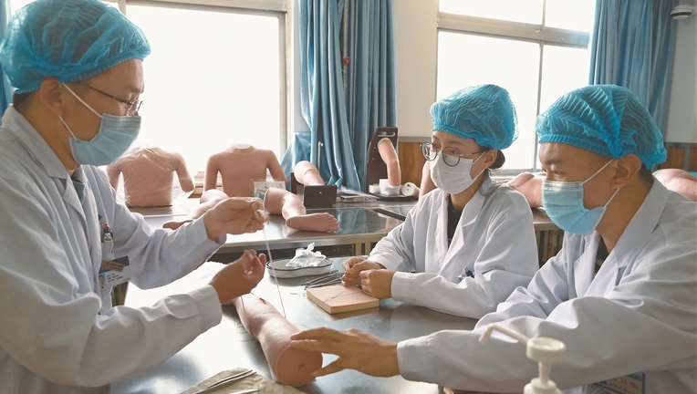 开展医疗实训 守护群众健康