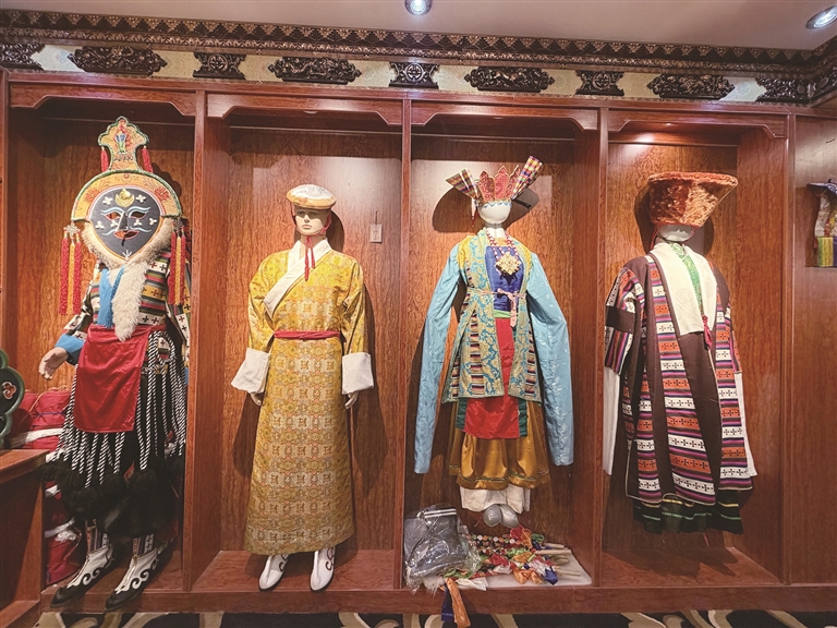 米玛坚才与藏戏服饰的传承坚守