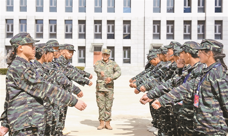 铸牢国防意识 争做时代新人