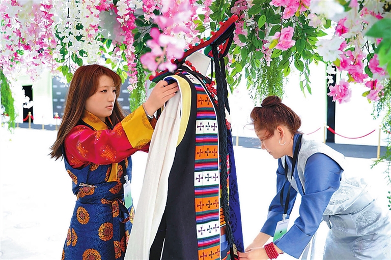 南京墨竹工卡双向奔赴 同心传文脉 藏装秀金陵