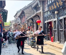  来自日喀则的堆谐，唱响淄博街头