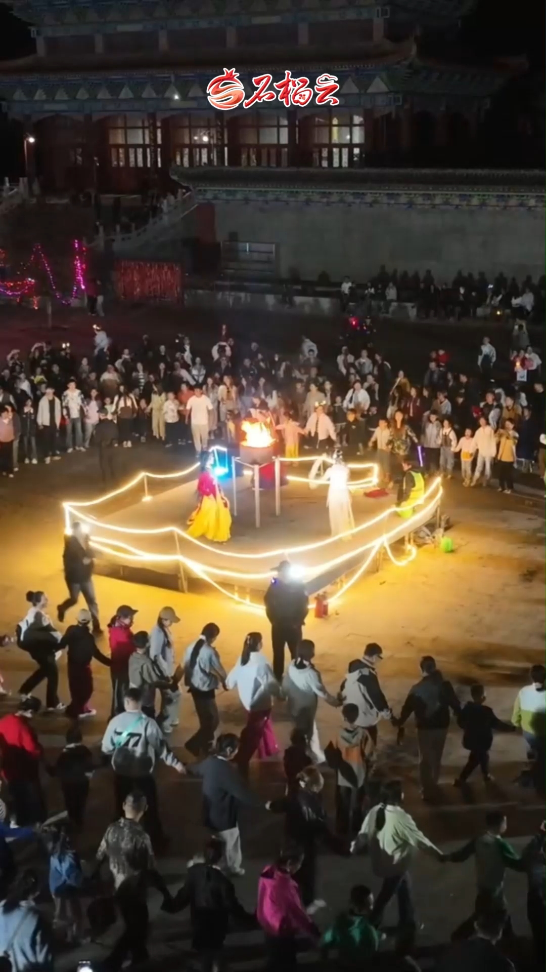 “五一”假期天山南北夜未央