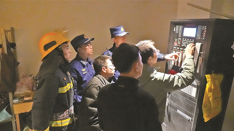 阿里消防救援支队深入巴嘎镇人员密集场所开展工作