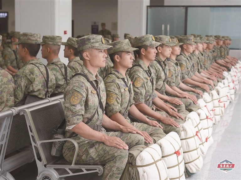西藏军区各部全力护航千余名新兵进藏入营