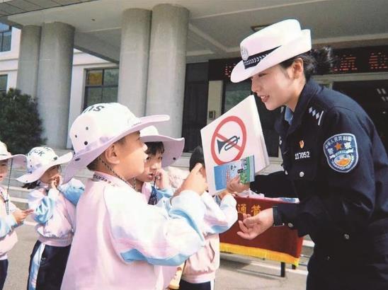 出行安全 拉萨交警推进幼儿交通安全宣传教育