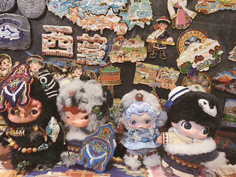 泡泡玛特换上藏装 藏式娃衣在拉萨火了