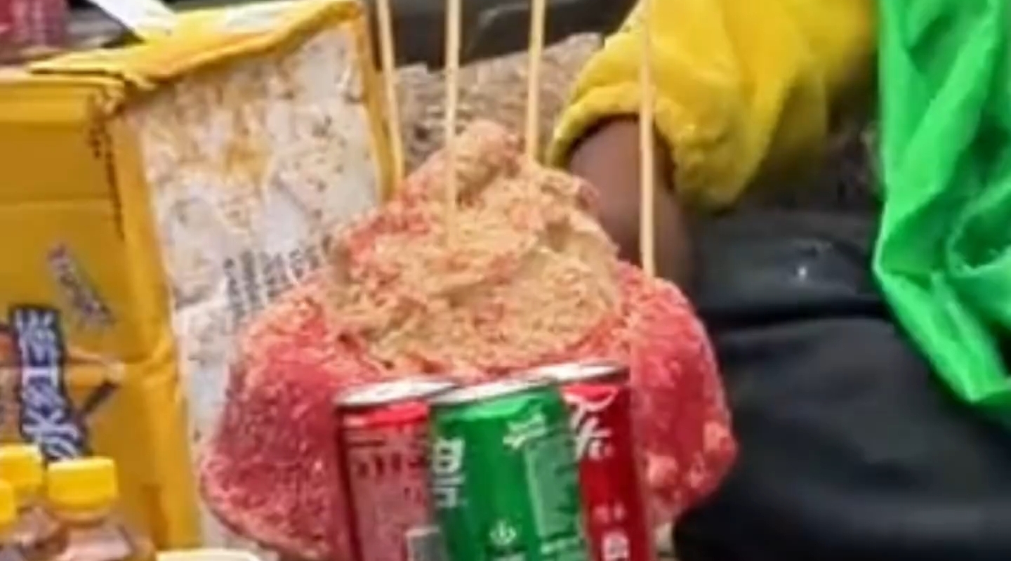 用糌粑捏出专属的“藏式蛋糕”