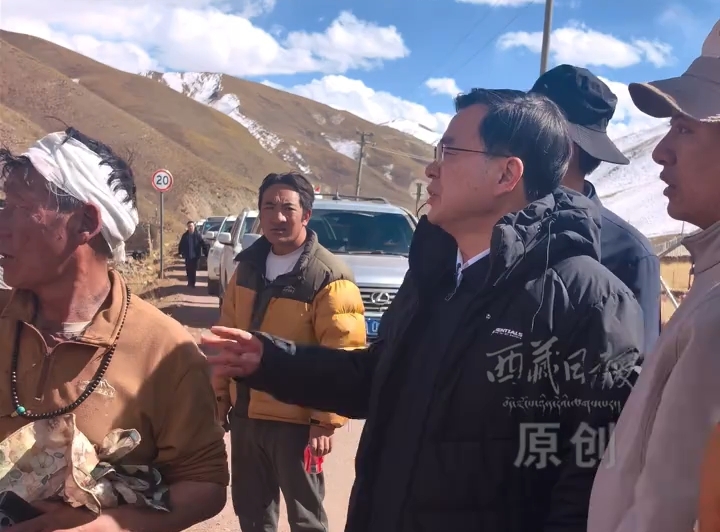 转达总书记和党中央的关怀 胡昌升看望受灾群众