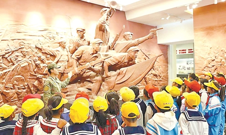 童心系国防 共筑强国梦